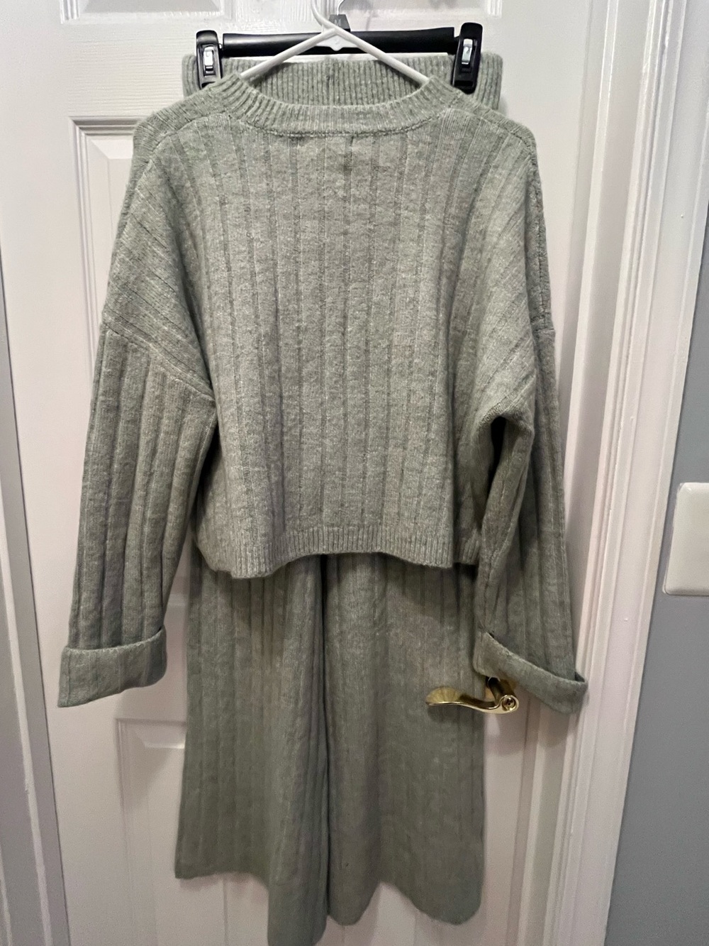NWT Sincerely Jules  2piece Ribbed Knit Wide-Leg Pants & Sweater Set in Sage - Picture 3 of 8